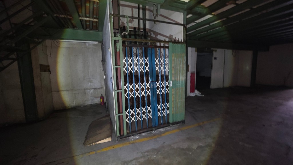 近捷運買地送廠|新莊超值工業廠房現場照片 4