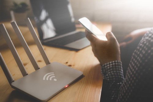 為何 800G 與 WiFi 7 是網通股 2026 年續創新高的靈魂？