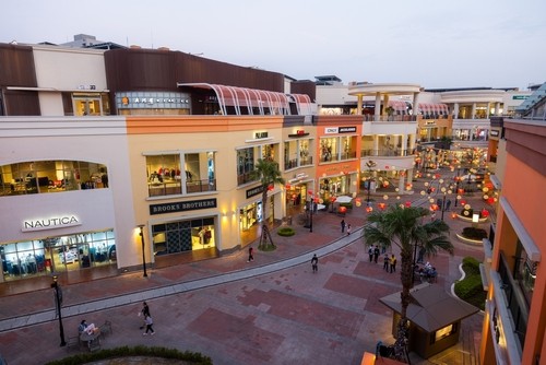 內需市場火燙：餐飲、飯店、旅遊三箭齊發，「演藝經濟」如何改寫觀光財